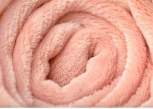 ألحفة وانواعها؛ ما أنواع الالحفة التي يمكنك استخدامها داخل منزلك 4 أنواع الألحفة الموجودة داخل متجر شاهين شوب